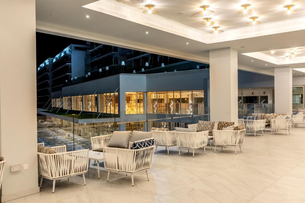 Chrysomare Beach Hotel & Resort Ayia Napa Esterno foto The lobby of the hotel