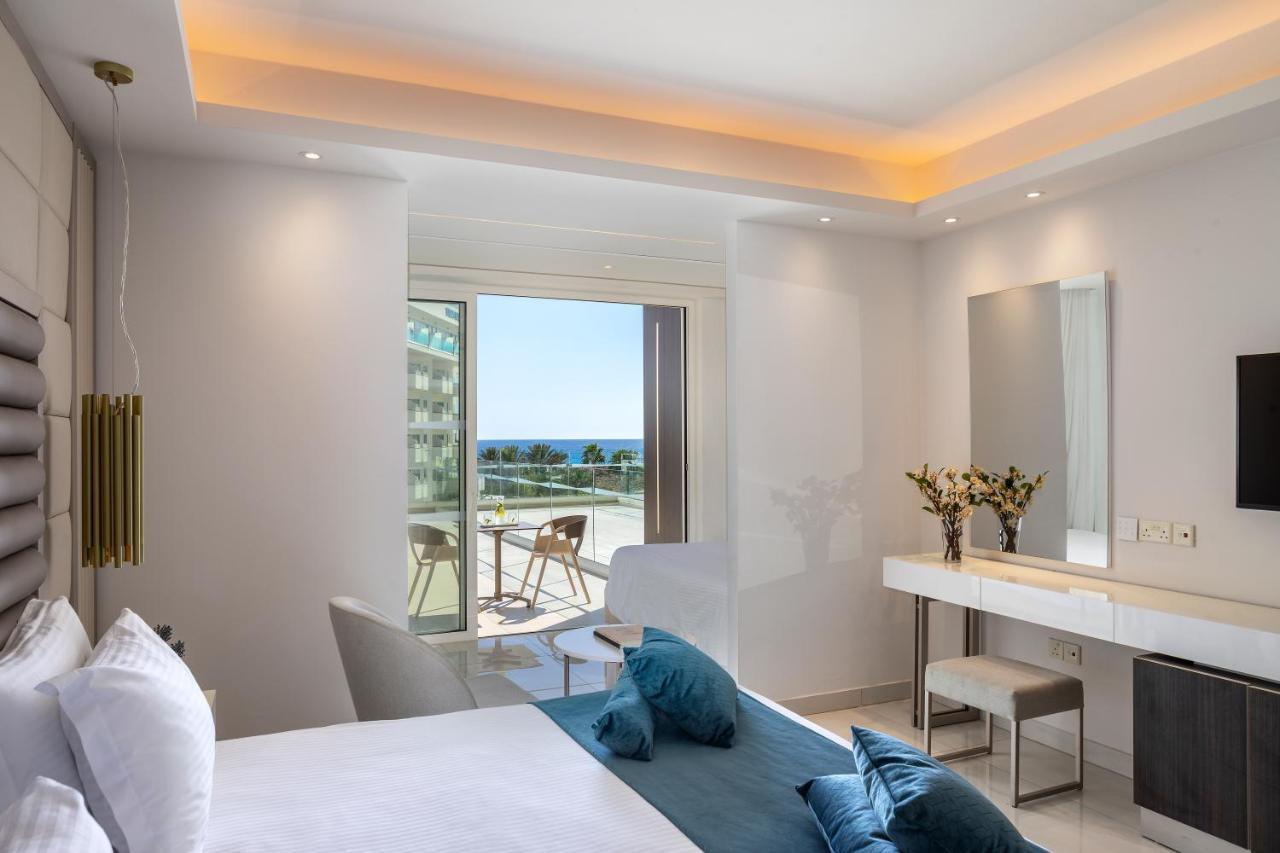 Chrysomare Beach Hotel & Resort Ayia Napa Esterno foto Deluxe Room