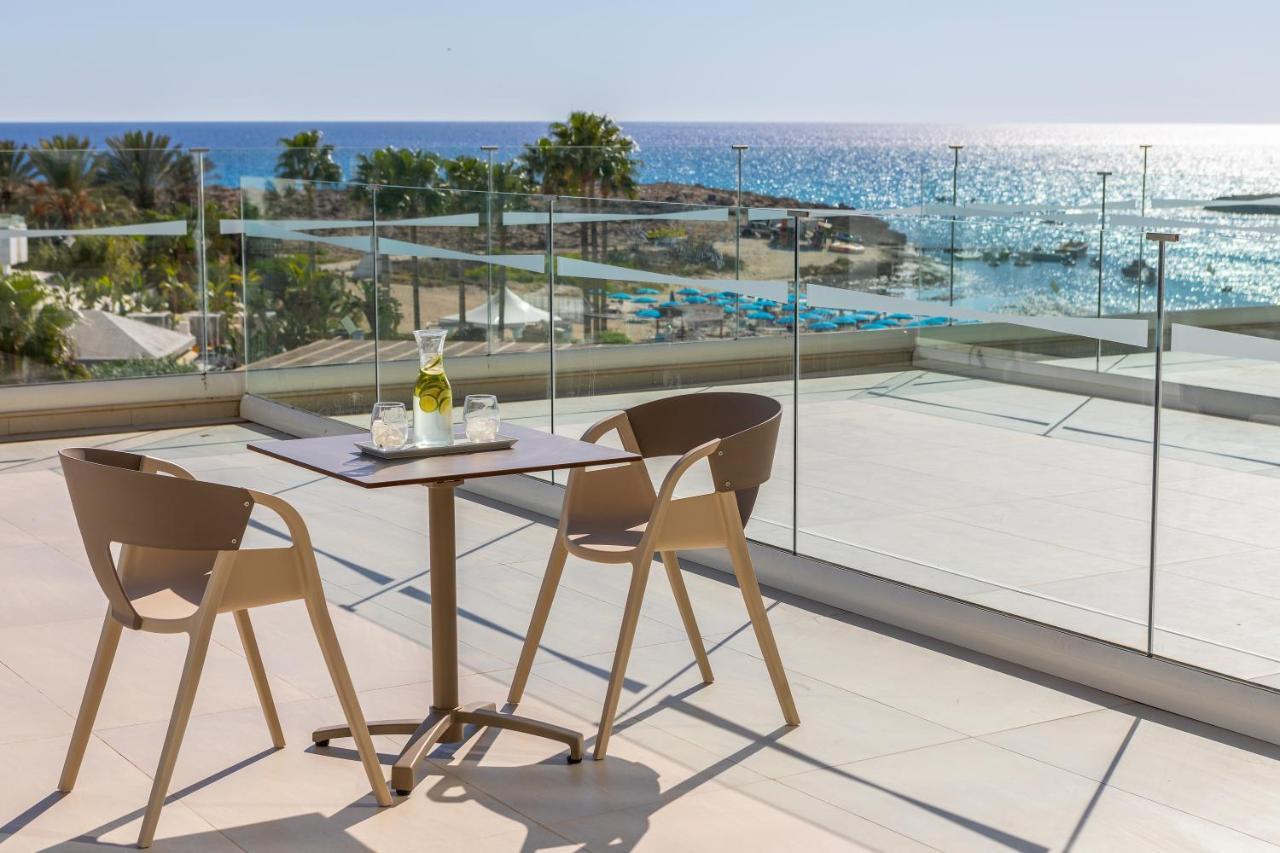 Chrysomare Beach Hotel & Resort Ayia Napa Esterno foto The Deck