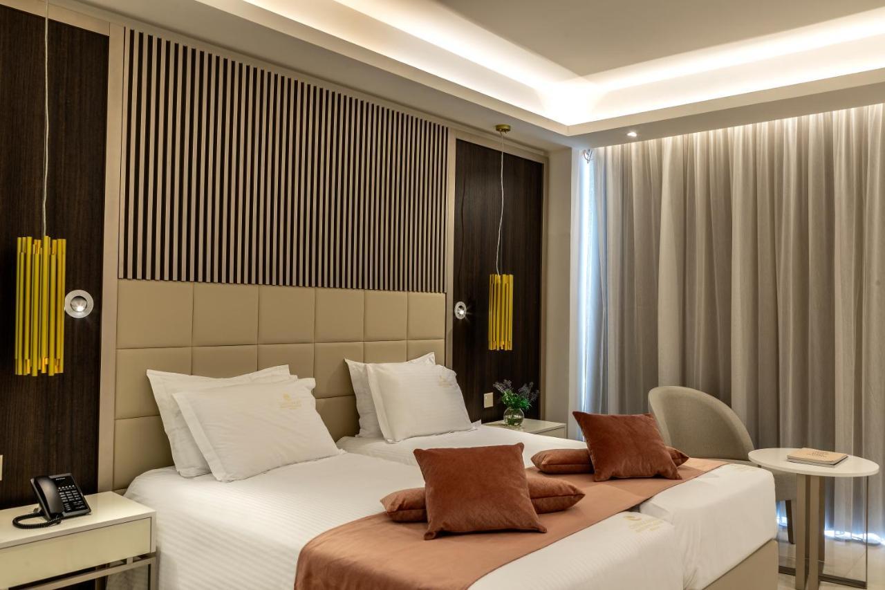 Chrysomare Beach Hotel & Resort Ayia Napa Esterno foto A bedroom at the hotel